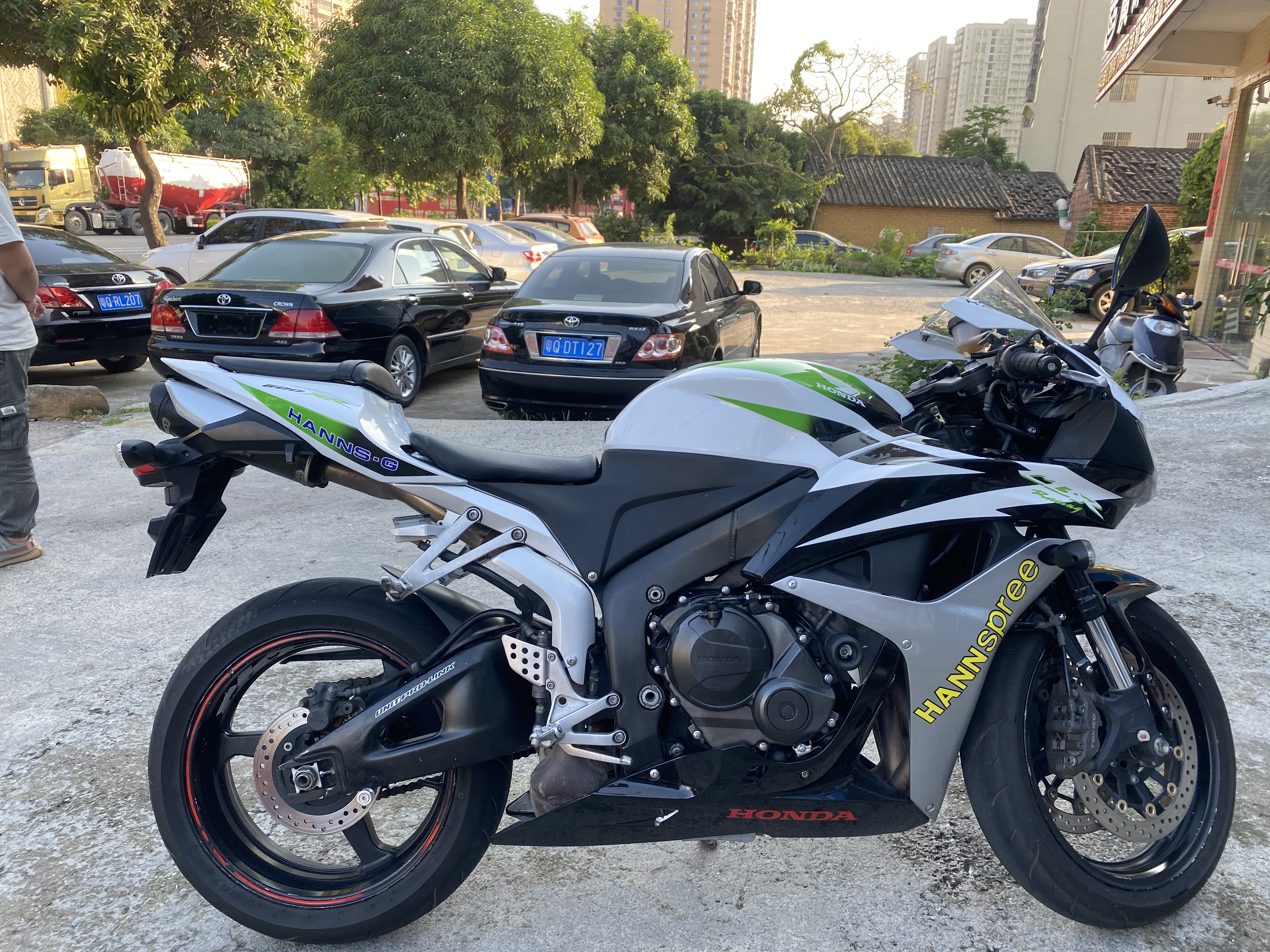 转让cbr600.f5摩托车